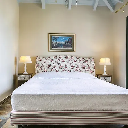 Pleiades Luxury סבורונטה